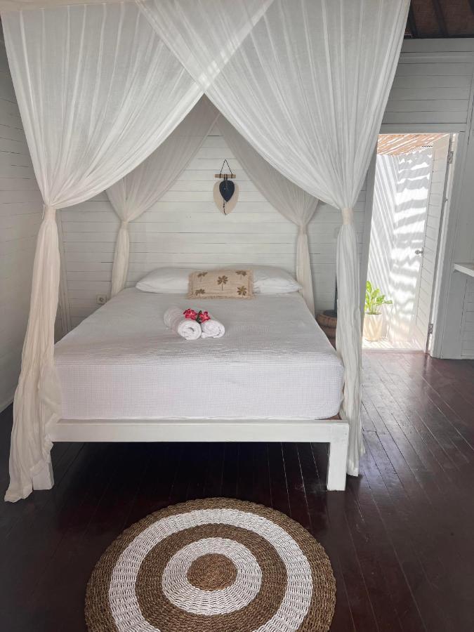 Mista Ceningan'S Beach Bungalows Previously The Kubu 221 Lembongan Exterior foto