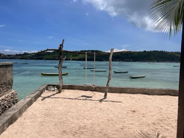 Mista Ceningan'S Beach Bungalows Previously The Kubu 221 Lembongan Exterior foto